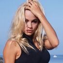 Pamela Anderson sufrió de abusos en su infancia y de violencia por parte de sus parejsa