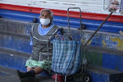 El abuso a una persona de edad avanzada es una violación de los derechos humanos e incluye el maltrato físico, sexual, psicológico o emocional (Foto: Cuartocuro)