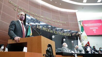 En fechas recientes, el subsecretario consideró que se ha sobreestimado el uso del cubrebocas (Foto: Twitter @Senadomexicano)