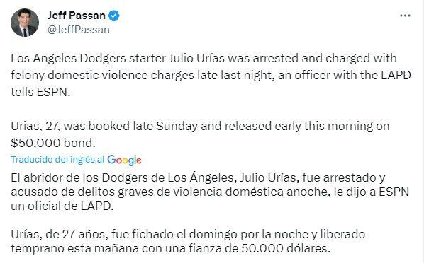 Urías, de 27 años, fue detenido poco después de las 11 p.m. en el área de Los Ángeles (@JeffPassan)