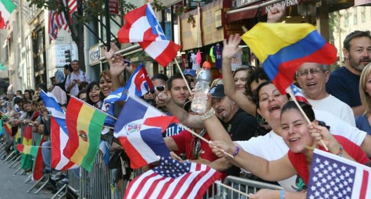 A pesar de los dichos de Trump sobre los inmigrantes y de sus políticas, como el fin de la DACA y la separación de familias en la frontera, los latinos podrían incidir en la reelección del republicano.