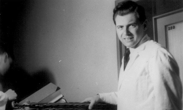 Josef Mengele, el médico cirujano que experimentaba con gitanos y  gemelos conocido como el “el ángel exterminador", pasó por Buenos Aires y murió en San Pablo. 