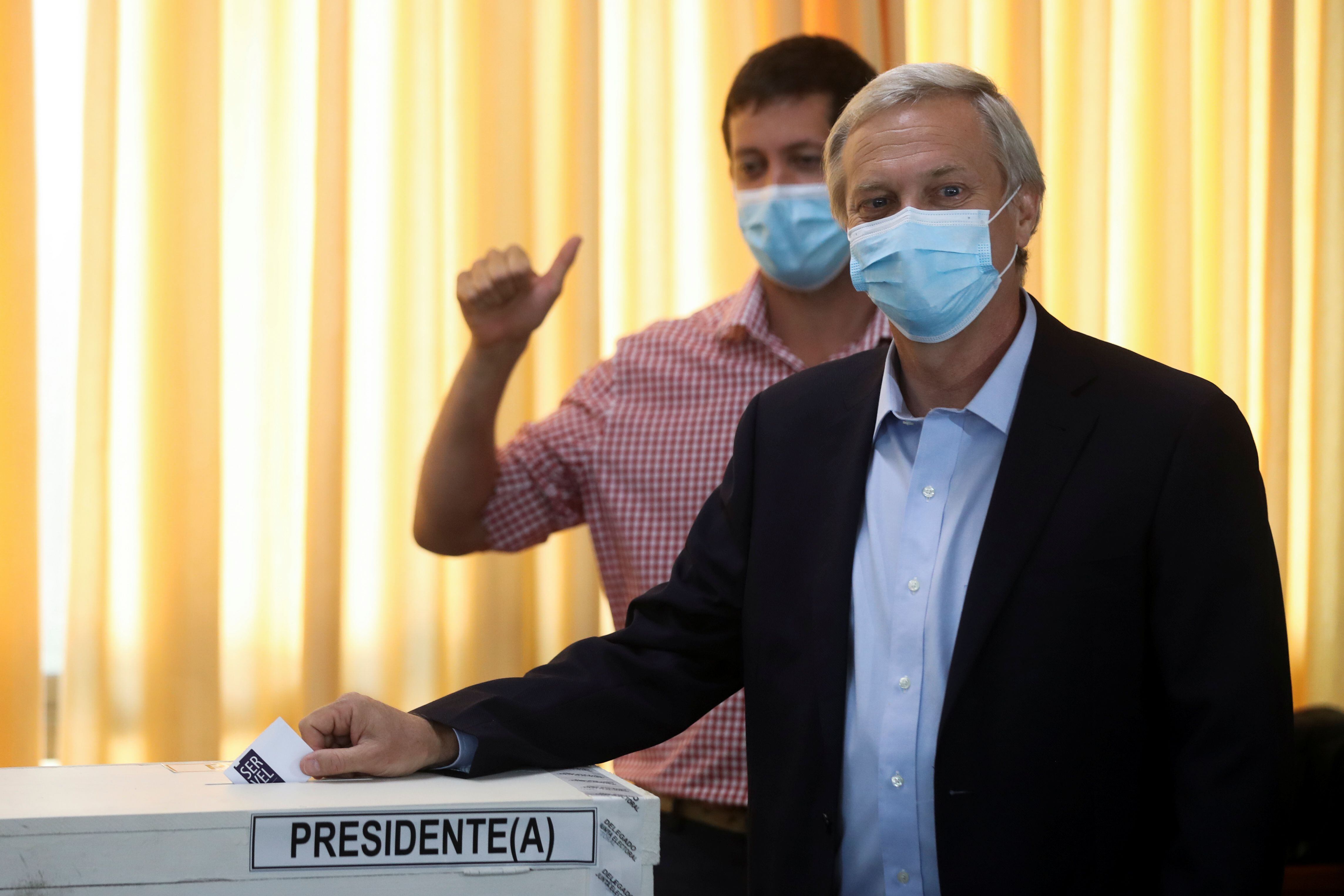  Jose Antonio Kast sufragó en Santiago de Chile (Reuters)