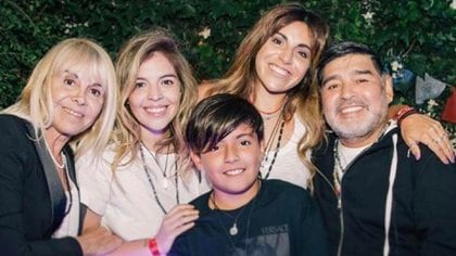 Diego Maradona Y Claudia Villafane Se Reencontraron Luego De Anos De Distanciamiento Infobae