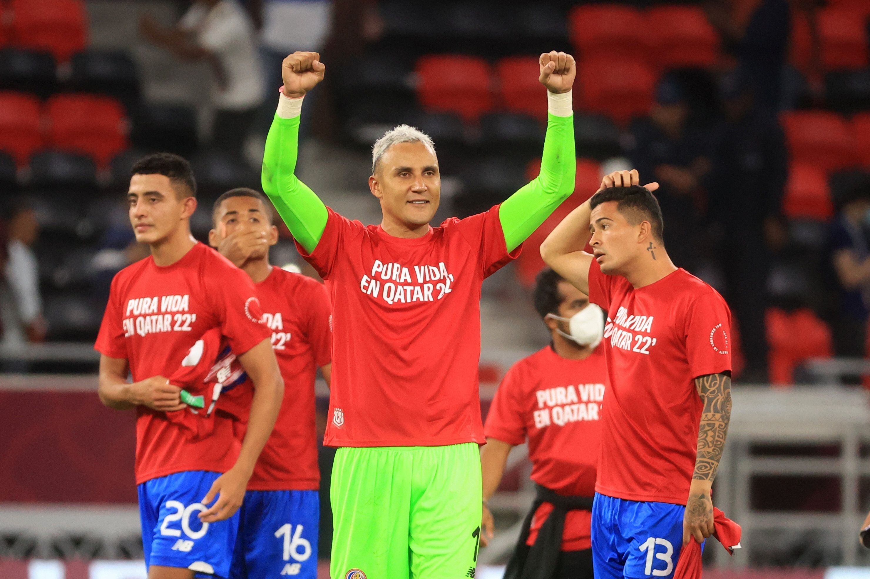 Keylor Navas celebra la clasificación de Costa Rica al mundial de Qatar 2022 tras derrotar a Nueva Zelanda REUTERS/Mohammed Dabbous