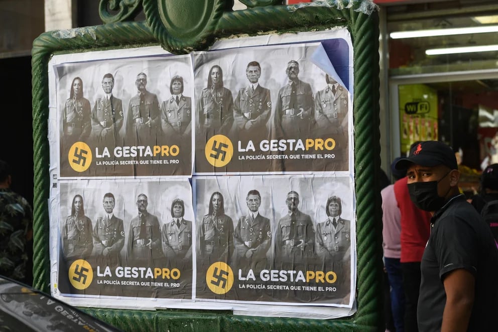 Ordenaron reabrir una causa por afiches con simbología nazi y las fotos de Macri, Bullrich y Vidal