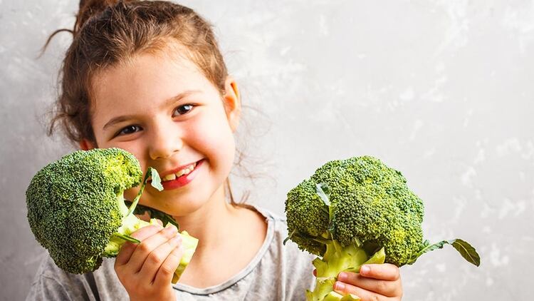 Es bueno incorporar al brócoli desde niños en la alimentación semanal