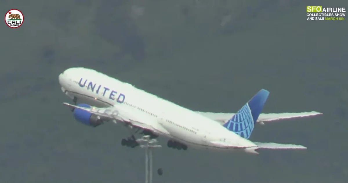 Boeing again: A United Airlines plane makes an emergency landing after losing one of its tires