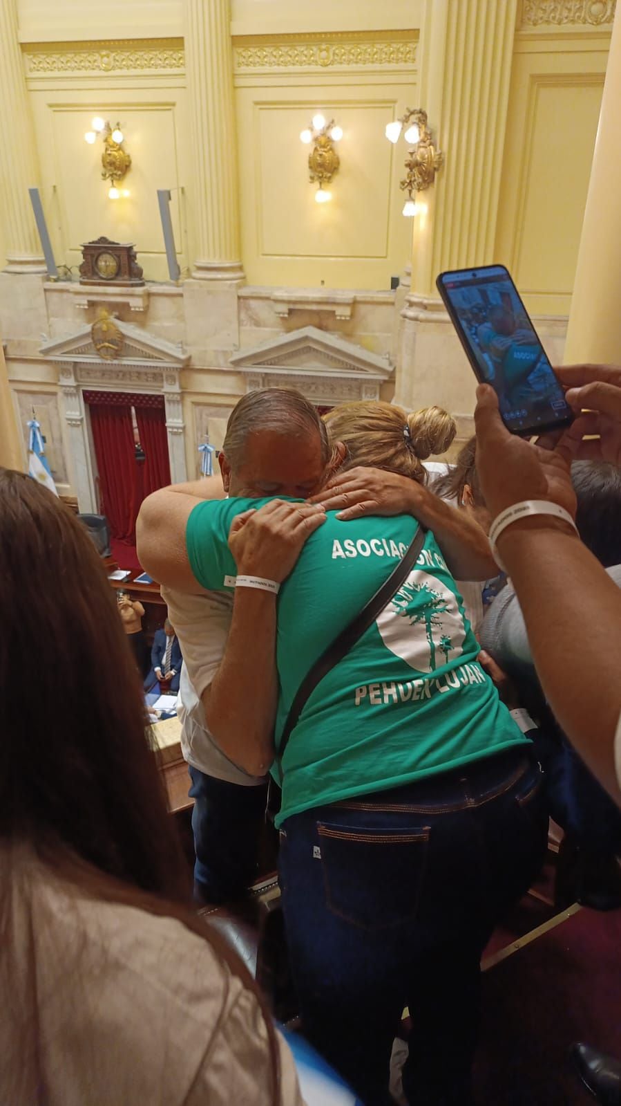 La emoción de los abuelos y familiares del menor pampeano al momento de la votación del proyecto que ya contaba con la media sanción en Diputados