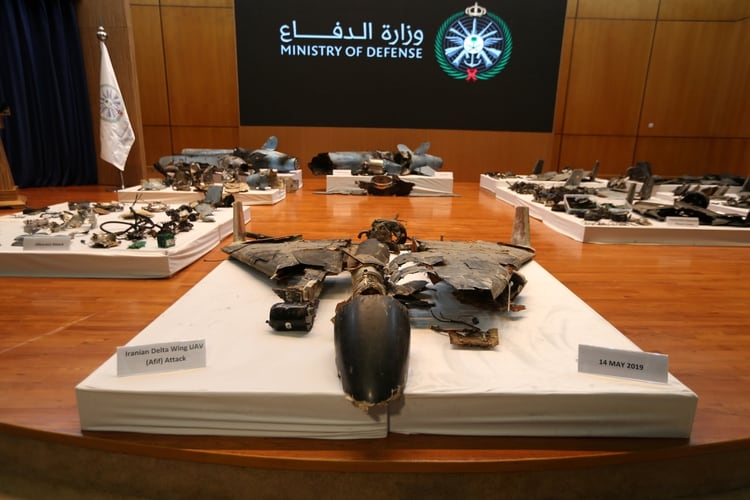 Restos de los drones y misiles que Arabia Saudita presentó como pruebas de la participación iraní en el ataque (Reuters)