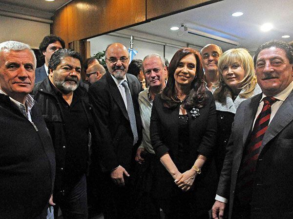 Cristina Kirchner, con sindicalistas durante su último gobierno: entre ellos están Gerardo Martínez y Andrés Rodríguez, quienes se reunieron esta semana con la Vicepresidenta