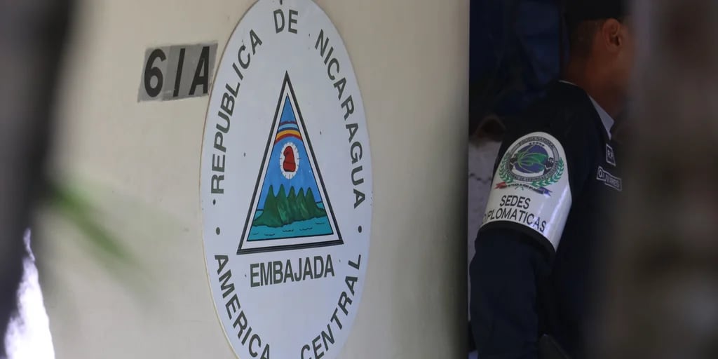 Panamá llamó a consultas al embajador en Nicaragua por actividades del asilado ex presidente Ricardo Martinelli