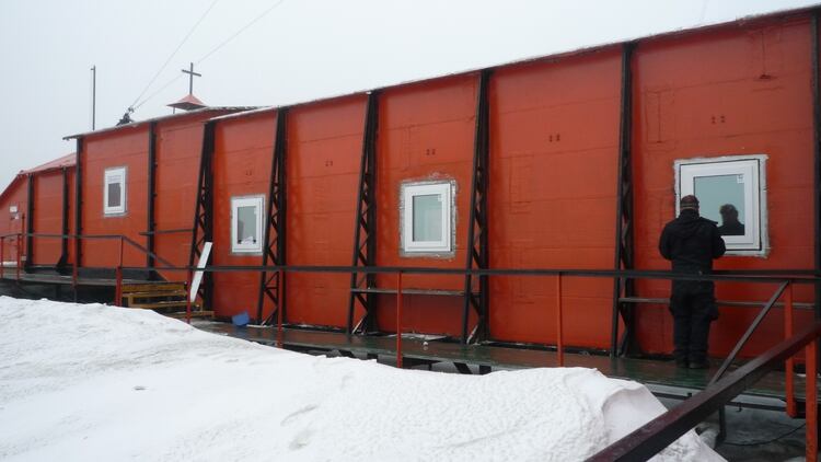 Especialistas del INTI buscan reemplazar las aberturas de la estaciÃ³n antÃ¡rtica donde vive un contingente argentino en forma permanente