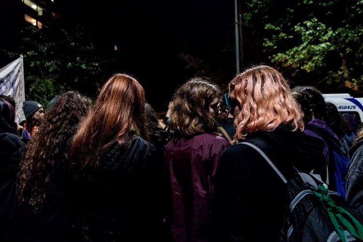 Jóvenes durante una protesta contra los asesinatos de personas transgénero, celebrada en el Encuentro Nacional de Las Mujeres