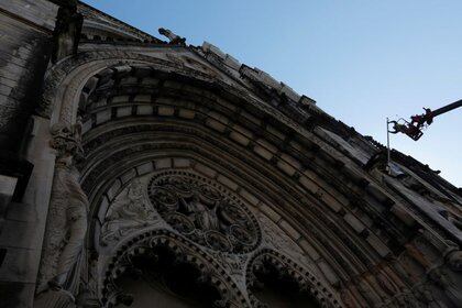  Mucha gente que no se identifica con una institución religiosa particular aun dice creer en Dios, rezar o hacer cosas que están asociadas con la fe. (Foto: Reuters/Andrew Kelly)