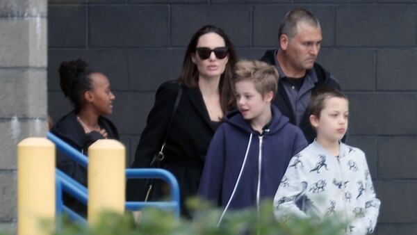 Angelina Jolie y Brad Pitt continúan en una batalla legal por la custodia de sus 6 hijos (Grosby Group)