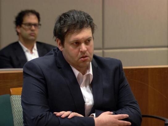 Durante el juicio, la fiscalía mostró mensajes de texto de Leibel pidiendo comida, mientras su exnovia se desangraba frente a él. Al delivery le pidió que no llamara a la puerta, sino que dejara la comida afuera (Getty)