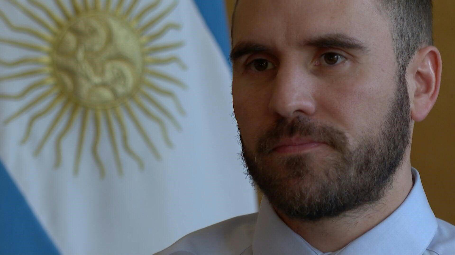 El ministro de Economía de Argentina, Martín Guzmán, anunció el sábado su renuncia al cargo en una carta al presidente Alberto Fernández que divulgó en su cuenta de Twitter.