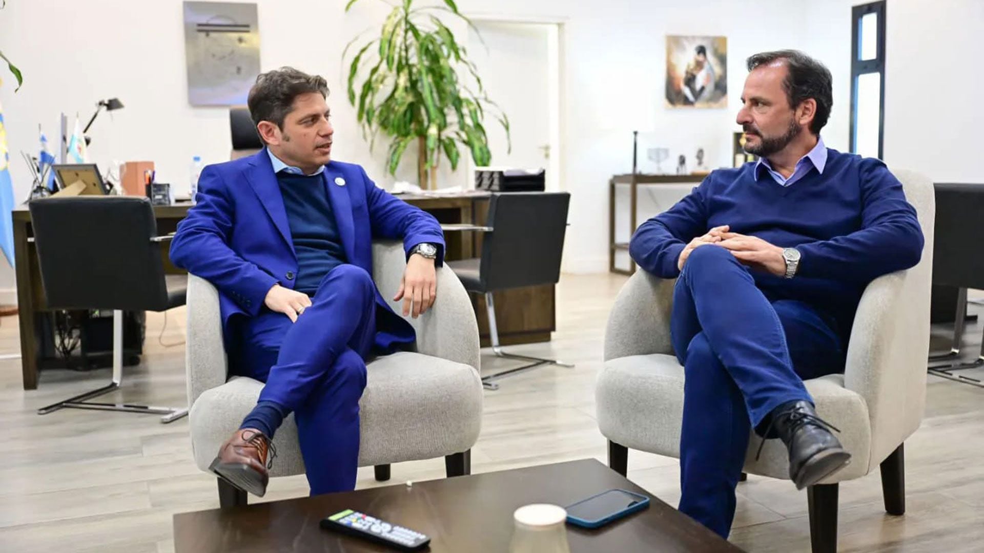 El encuentro entre el gobernador Axel Kicillof y el intendente de Escobar, Ariel Sujarchuk