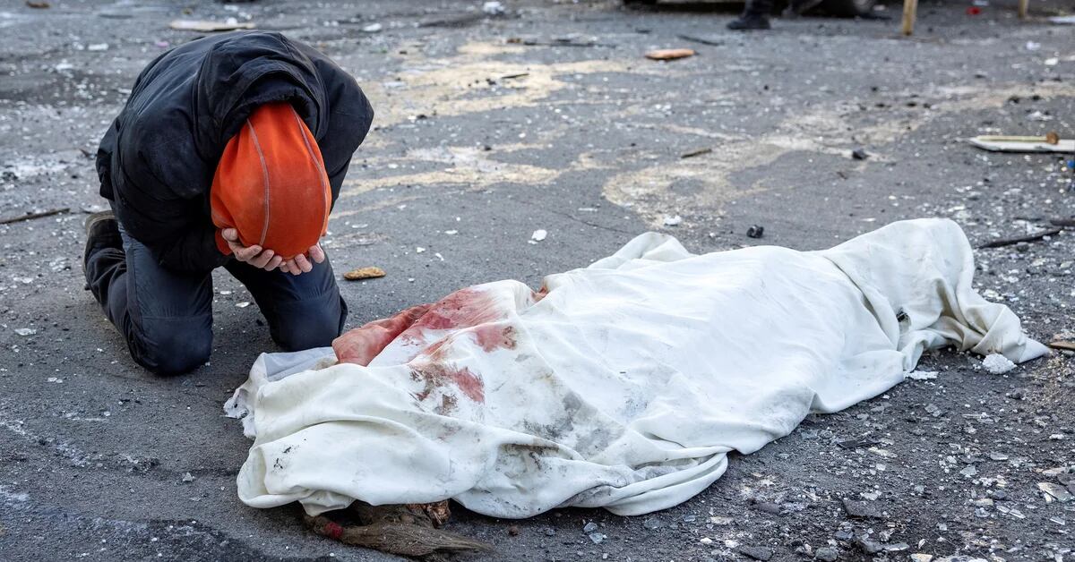 Putin intensifica i suoi attacchi ai civili in Ucraina: più di 75 persone sono state uccise nelle ultime ore