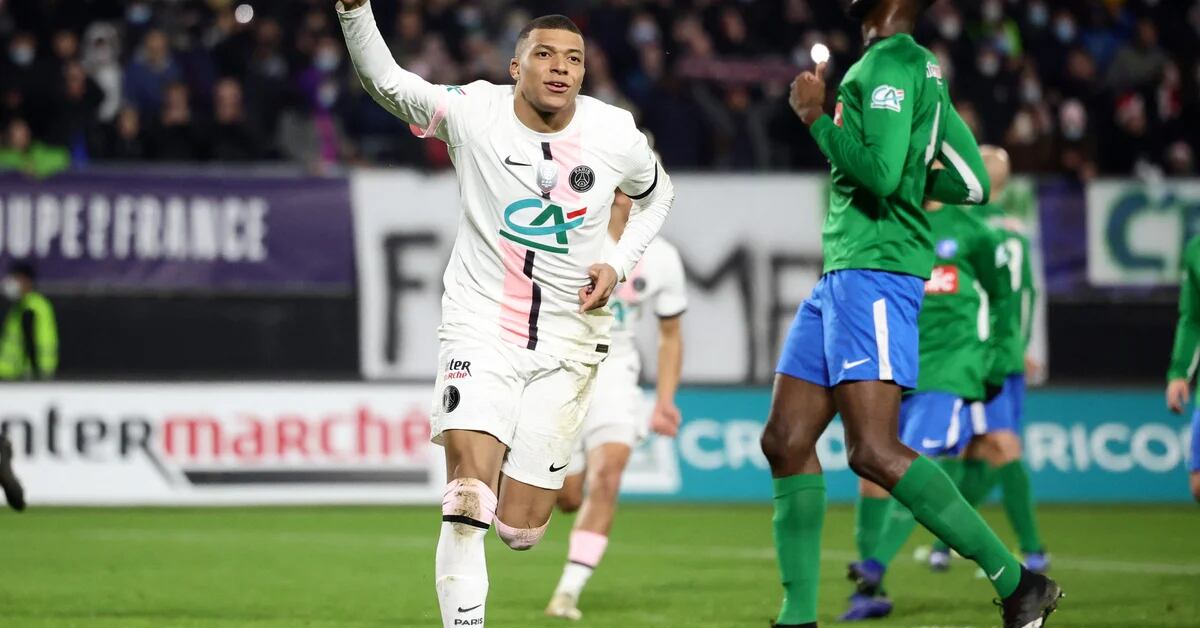 Avec deux buts de Mbappe et un autre d’Icardi, le PSG a raté ses débuts en Coupe de France