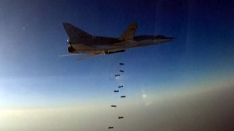 Uno de los tantos bombardeos de avioes rusos sobre Siria, en este caso perpetrado por un Tupolev Tu-22M (Reuters)