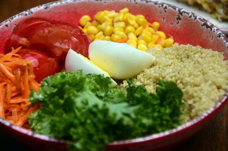 Las ensaladas con todos los vegetales y sobras que hay en la heladera es uno de los platos que puede resultar para un almuerzo o cena (Matías Arbotto)