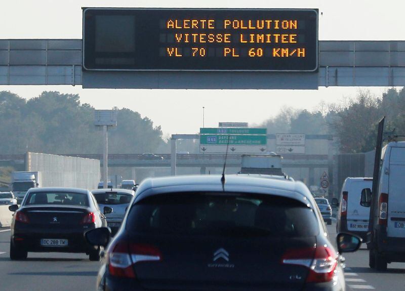 Una aseguradora británica ubicó a Argentina como el sexto país donde peor se maneja. (REUTERS/Regis Duvignau)