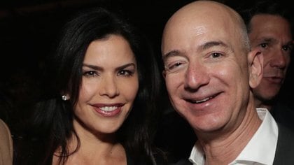la presentadora de notícies Lauren Sanchez va ser assenyalada com l'amant de Jeff Bezos que va provocar el divorci