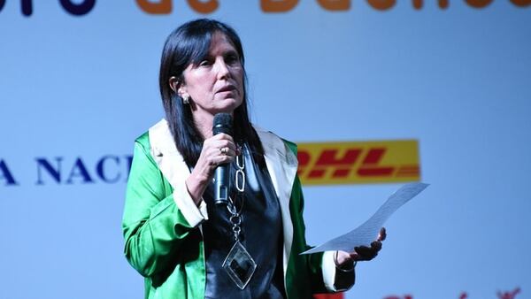 La escritora Claudia Piñeiro sí fue escuchada, e incluso se manifestó en contra del proyecto del Gobierno porteño