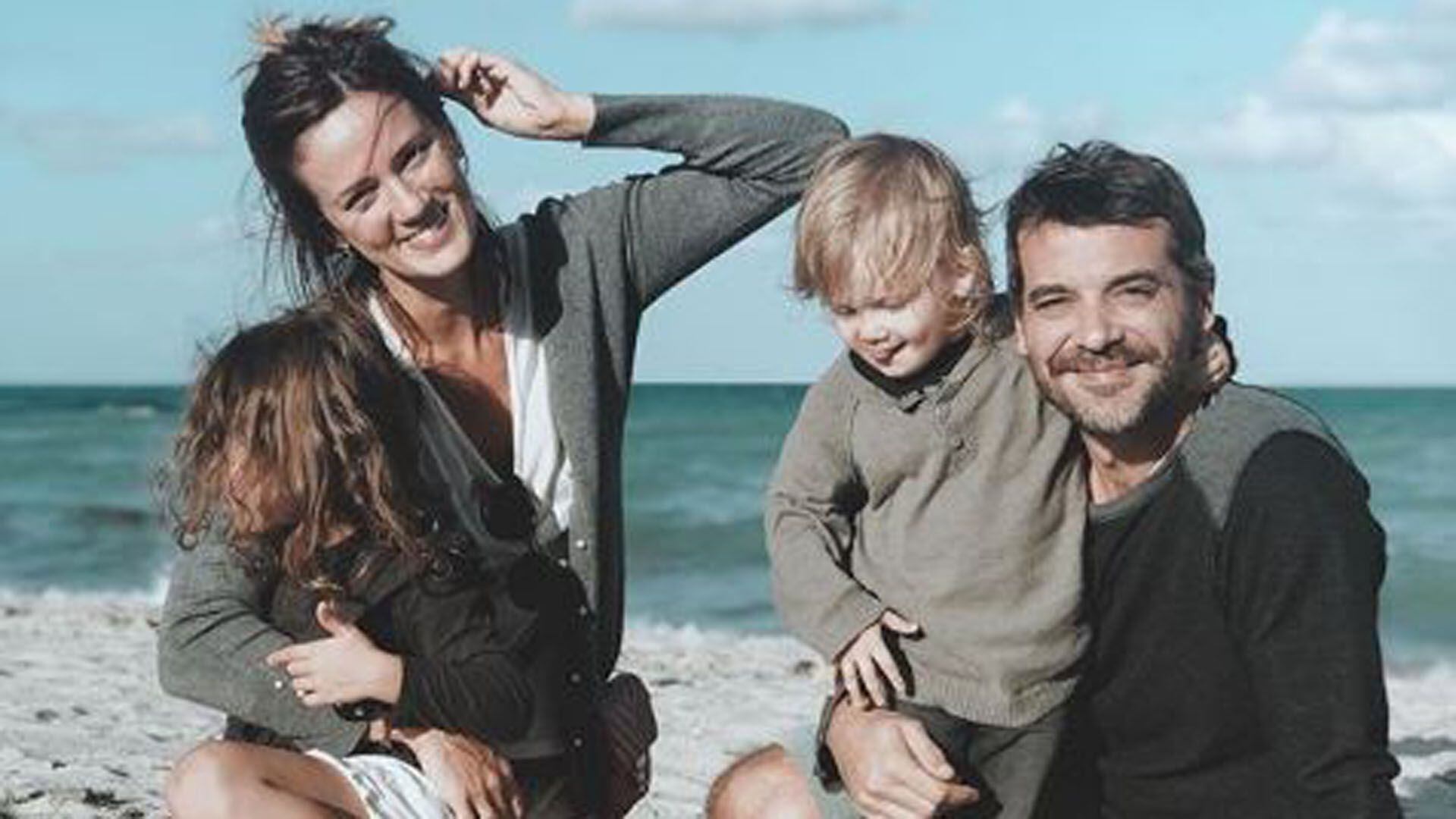 Paula Chaves, Pedro Alfonso y sus hijos (Foto: Instagram)