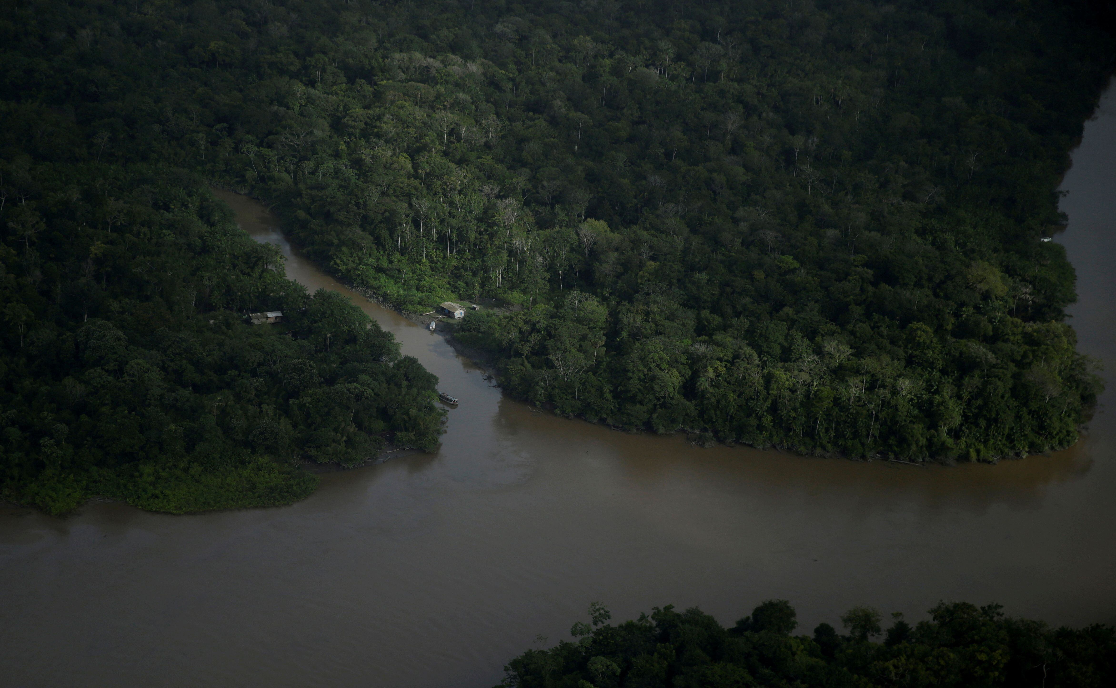 Exgobernador de Amazonas deberá responder por presunto desvío de más de 26 mil millones en contrato para comunidades en Amazonas. REUTERS/Ricardo Moraes/File Photo