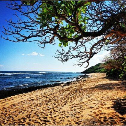 Larsen Beach, una playa pública cerca de los terrenos adquiridos en Hawái (Instagram: justin_aint_here)