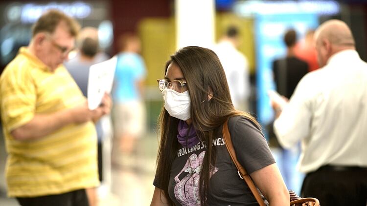 Según informó Aerolíneas, aquellos pasajeros que hayan emitido sus pasajes a destinos de Europa o Estados Unidos entre el 10 y el 31 de marzo del 2020 podrán cambiar su fecha de vuelo sin penalidades por única vez (Gustavo Gavotti)