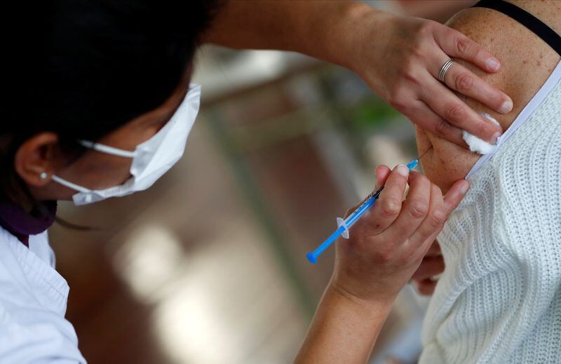 "El gobierno argentino se confió en sus negociaciones con Pfizer durante la pandemia, procurando finalmente 20 millones de vacunas para sus ciudadanos a la vez que invertía en innovación y tecnologías de salud" (Reuters)