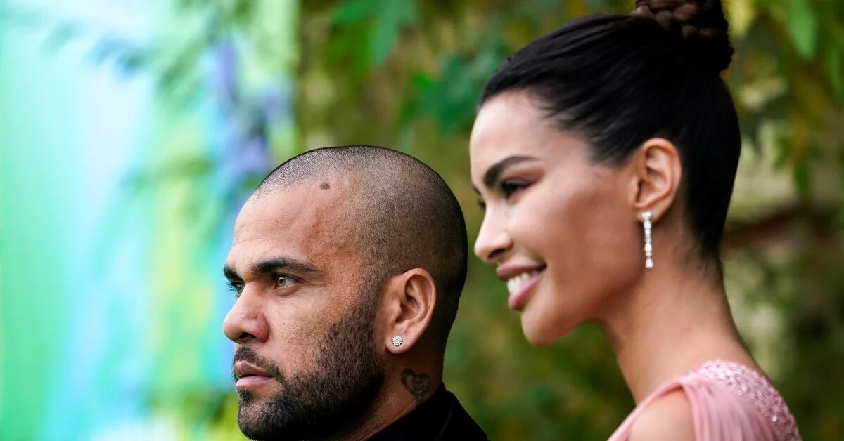 Il primo incontro tra Dani Alves e l’ex moglie dopo la separazione: la strategia per evitare il divorzio e chi li ha accompagnati