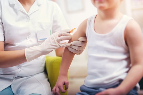 Las campañas de vacunación fueron el principal motor de la disminución de estas cifras según los estudios publicados (Getty)
