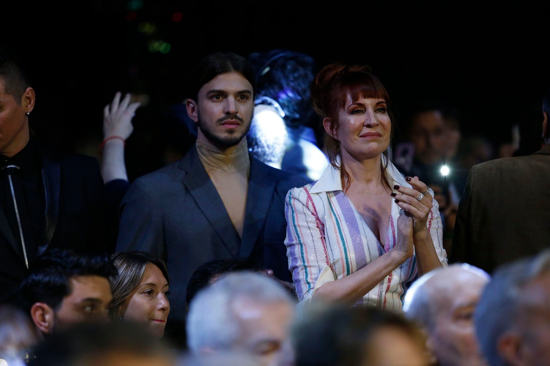 Matilda Blanco ganó como Mejor crítico de Moda. En Twitter, el siempre picante Ángel de Birto, sin embargo criticó su vestido: "Mi tía tenía un mantel igual", escribió