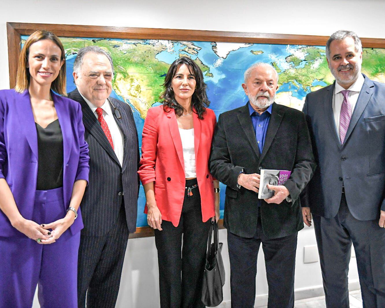 Los diputados Eduardo Valdés, Tanya Bertoldi, Natalia De la Sota y Alejandro “Topo” Rodríguez estuvieron el lunes pasado con Lula junto a Sergio Massa
