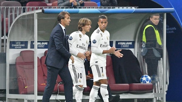Lopetegui no encuentra el rumbo en el Real Madrid y podría ser despedido (AFP)