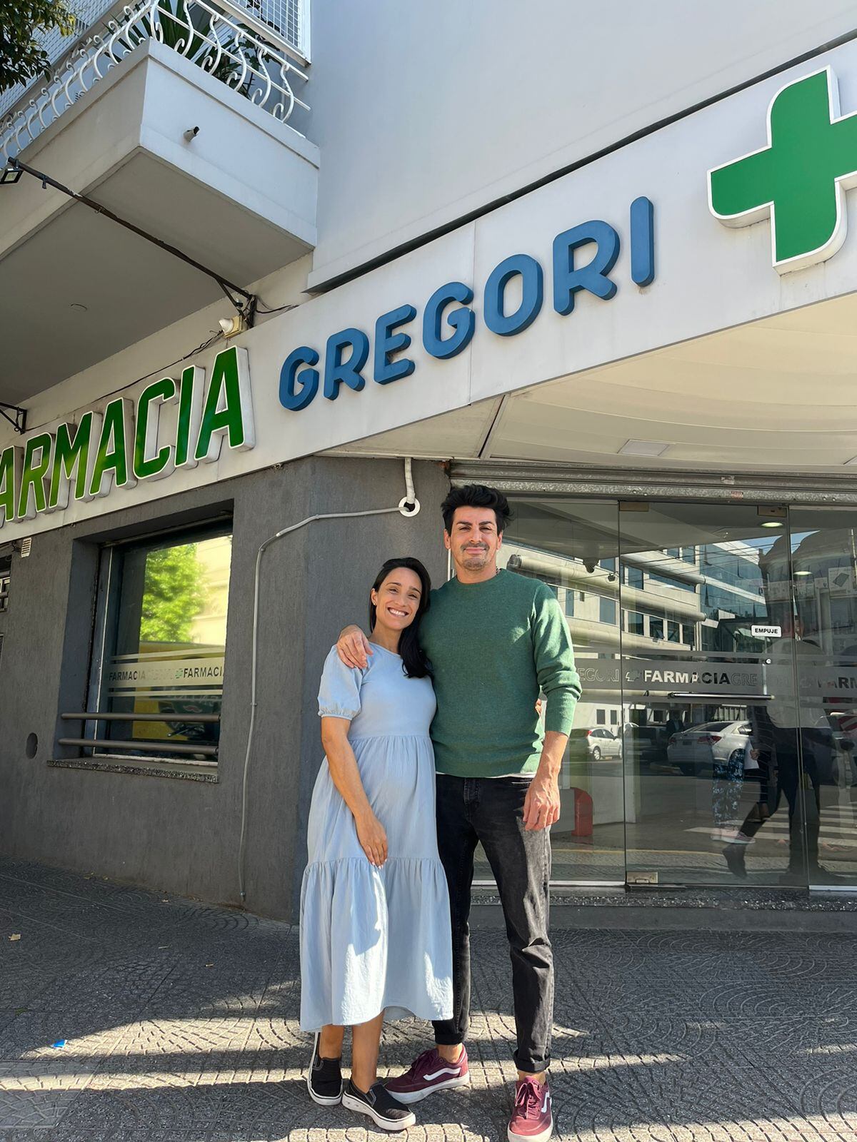 Fue a comprar remedios y se llevó algo más: el corazón del farmacéutico y  un descubrimiento de la infancia - Infobae