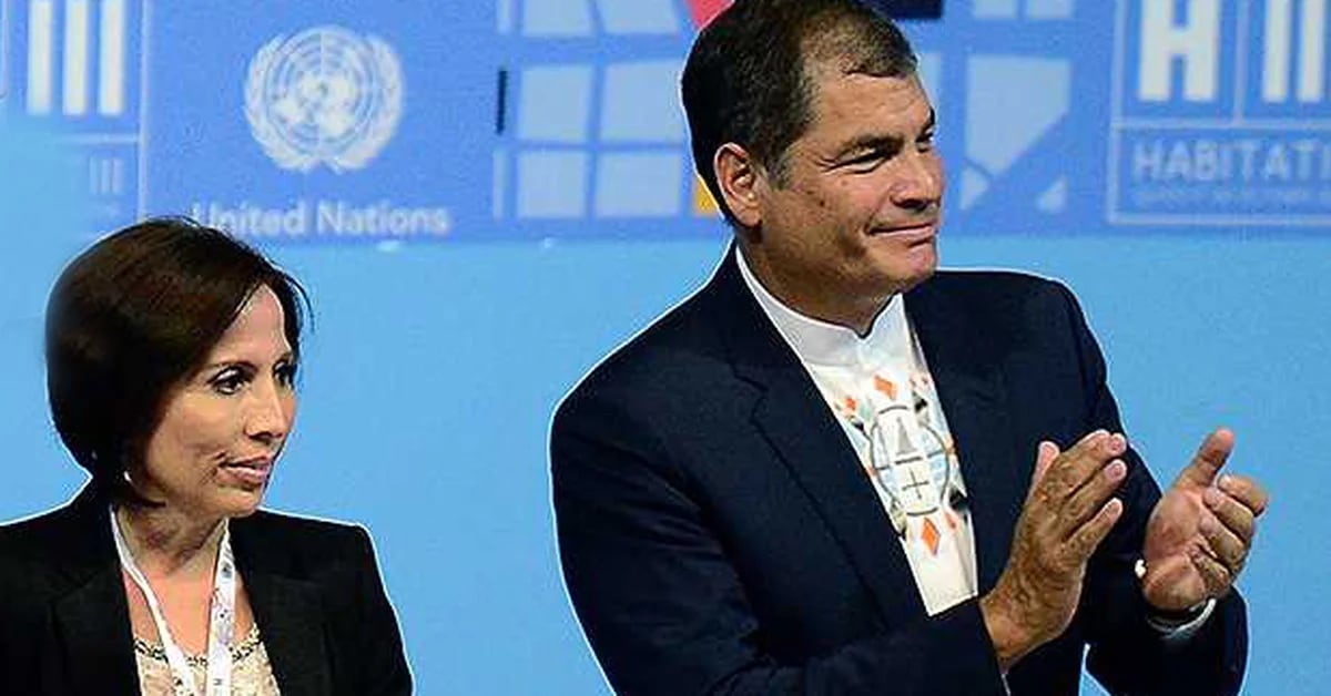 The former minister of Rafael Correa who fled Ecuador hides in Caracas and will seek asylum in Argentina