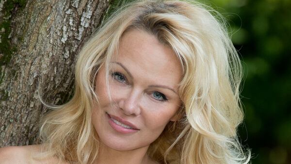 Pamela Anderson sorprendió al contar intimidades de su relación con el futbolista Adil Rami