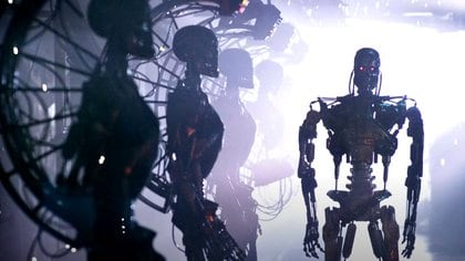 Una escena de la película "Terminator" que tiene un argumento muy similar donde los robots quieren exterminar a la raza humana Foto: (Captura de pantalla película "Terminator")