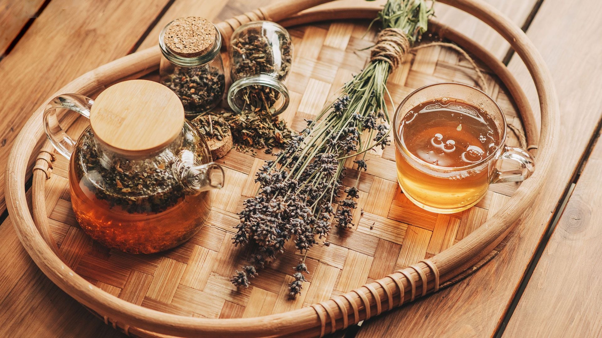Entre las muchas propiedades del té de orégano se destaca su poder antiinflamatorio (Getty)