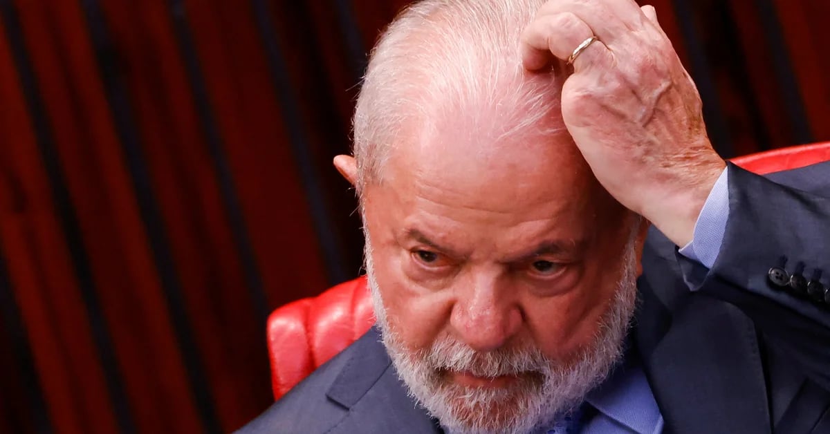Lula da Silva ha rinviato di 24 ore il suo viaggio ufficiale in Cina a causa di una polmonite