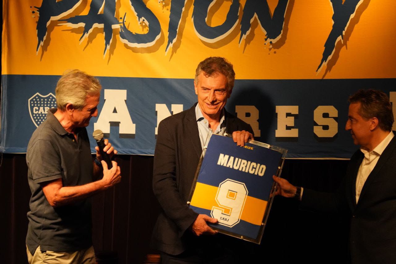 Andres Ibarra con Mauricio Macri en boca