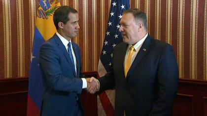 El jefe de la diplomacia estadounidense, Mike Pompeo, reiteró su apoyo al opositor venezolano Juan Guaidó en su lucha para sacar del poder a Nicolás Maduro.