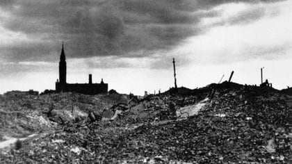 El Gueto de Varsovia luego que los alemanas destruyeron todo hasta los cimientos en 1943 (AP Photo, File)