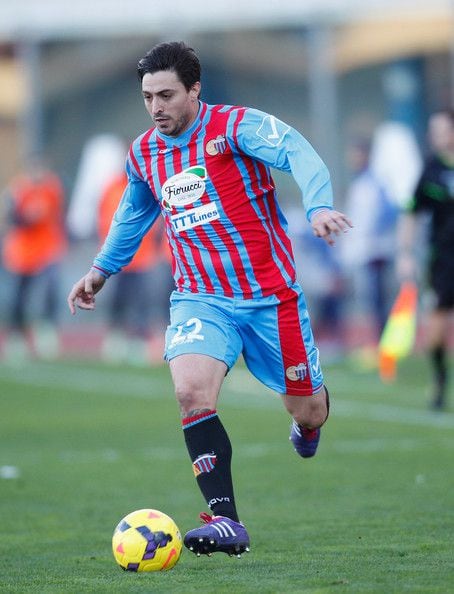 Pablo Álvarez con la camiseta de Catania de Italia